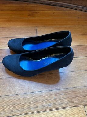 MARCO TOZZI Black/Navy Suede Round-Toe Pumps